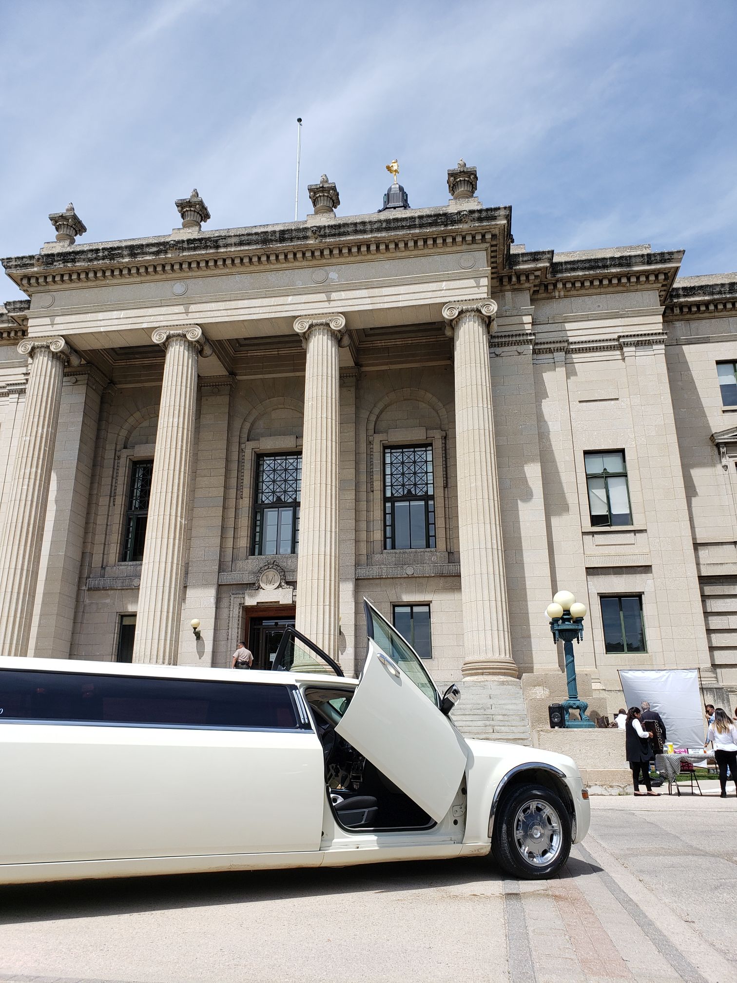 Hollywood Limousine at Manitoba Legislative Building